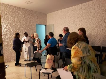 2019-BSB-Retiro Nacional - missa da Comissão Organizadora - Padre Isidro : 230519 - Pe Isidro chegando