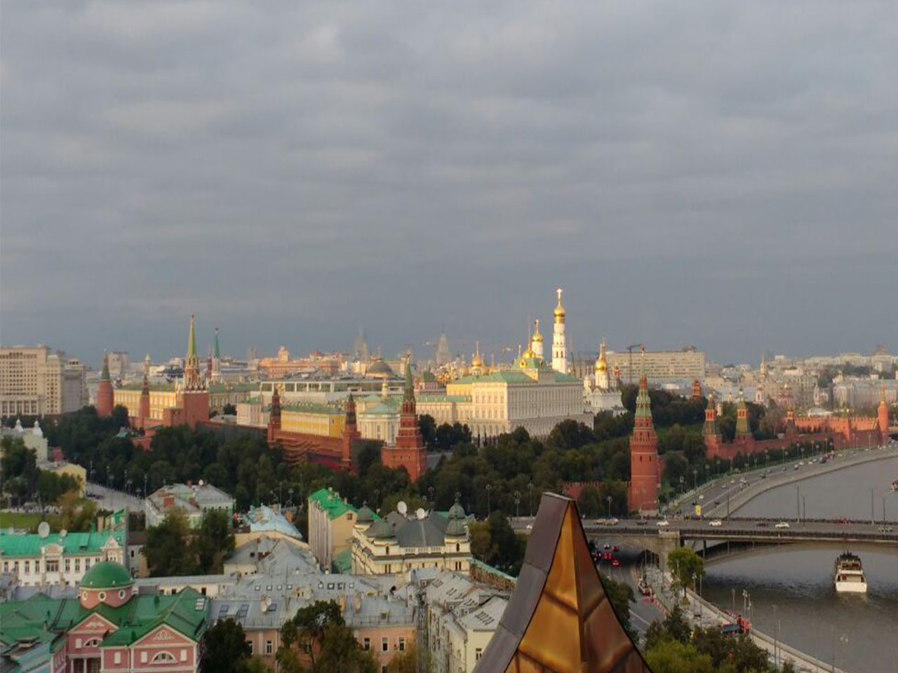Peregrinos em Moscou: Visão do mirante da Catedral Cristo Salvador