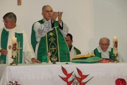 Retiro dos Dois Sagrados Corações - Brasília: Missa - Pe Tarcísio e concelebrantes: Pe Olivar, Pe Fernandes, Pe Josep